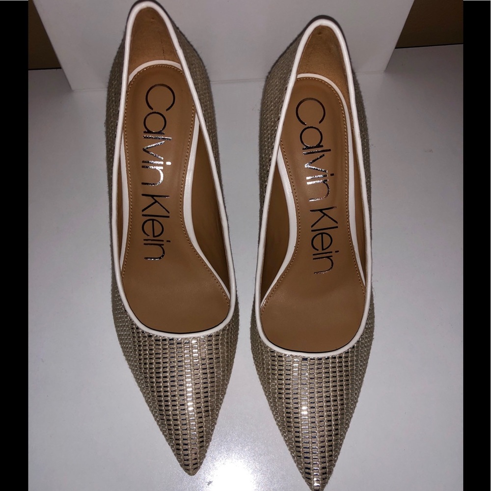 NWT CALVIN KLEIN ”Ronna” Metalic Woven Raffia Pumps/ Heels - Picture 8 of 9